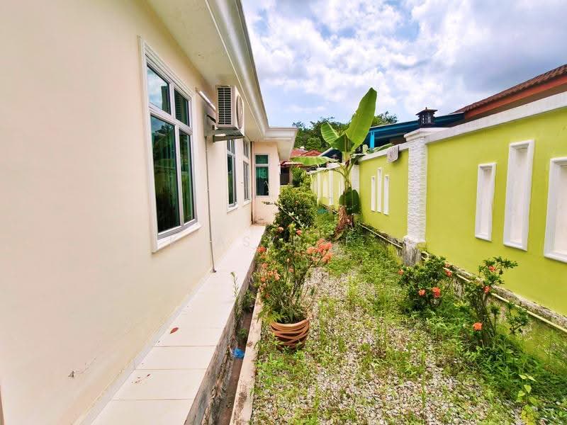 Bungalow House for Sale in Taman Desa Salak Setia (Sepang) - NIK ASYRAF NS - Exterior - PropertyGuru.com.my