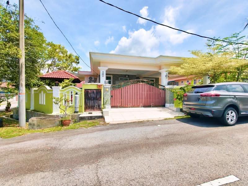 Bungalow House for Sale in Taman Desa Salak Setia (Sepang) - NIK ASYRAF NS - Exterior - PropertyGuru.com.my
