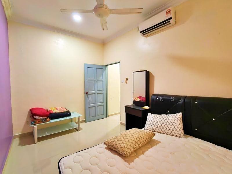 Bungalow House for Sale in Taman Desa Salak Setia (Sepang) - NIK ASYRAF NS - Bedroom - PropertyGuru.com.my