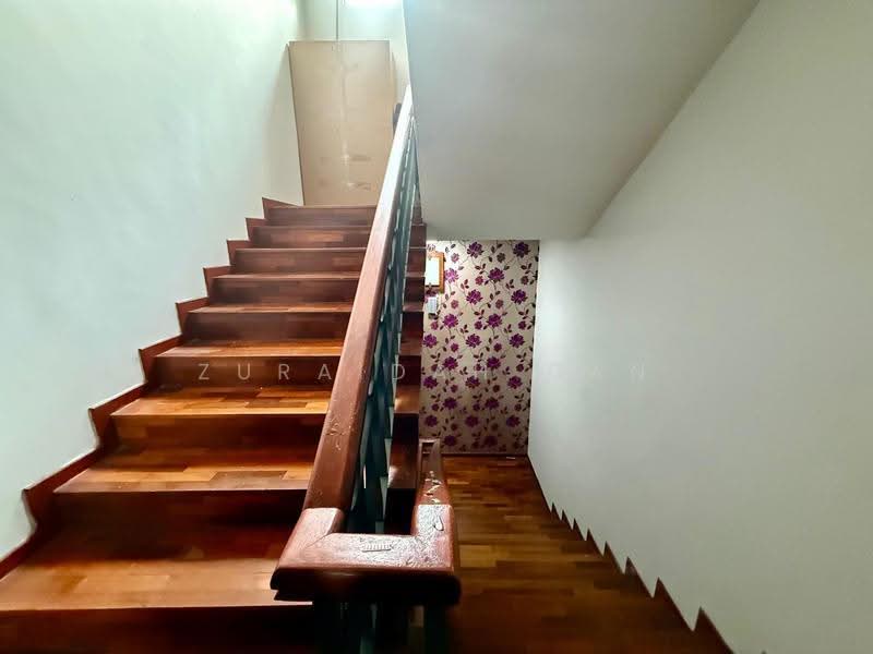 Rumah Banglo untuk Dijual di Cheras (Selangor) - Zuraidah Dan - Stairs - PropertyGuru.com.my