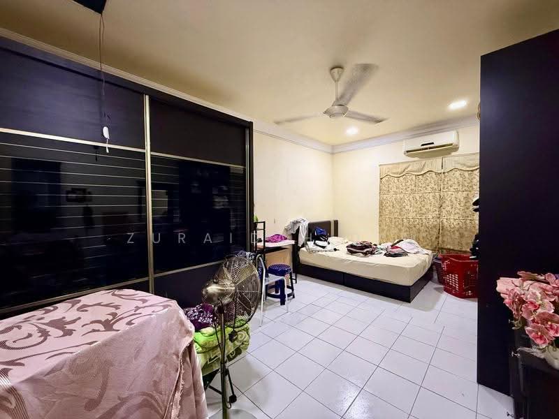 Rumah Banglo untuk Dijual di Cheras (Selangor) - Zuraidah Dan - Bedroom - PropertyGuru.com.my