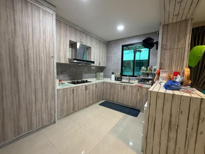 Cluster House for Sale in Austin Heights (Tebrau) - Tommy Tai - Kitchen - PropertyGuru.com.my