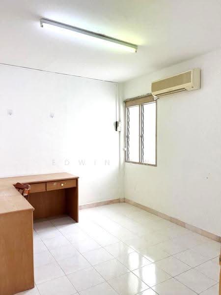 Pangsapuri untuk Disewa di Greenlane Heights Block A - Edwin Ewe - Study - PropertyGuru.com.my