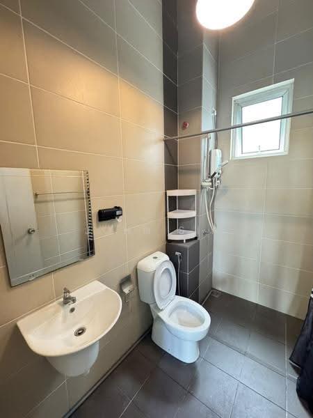 Kediaman Servis untuk Disewa di Centra Residences - John Sia - Bathroom - PropertyGuru.com.my