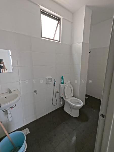 Flat for Rent at PR1MA @ LARKIN INDAH - Hong Charng Lee - Bathroom - PropertyGuru.com.my