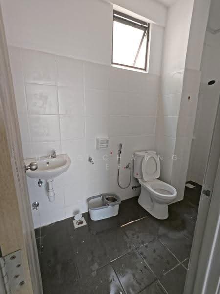 Flat for Rent at PR1MA @ LARKIN INDAH - Hong Charng Lee - Bathroom - PropertyGuru.com.my
