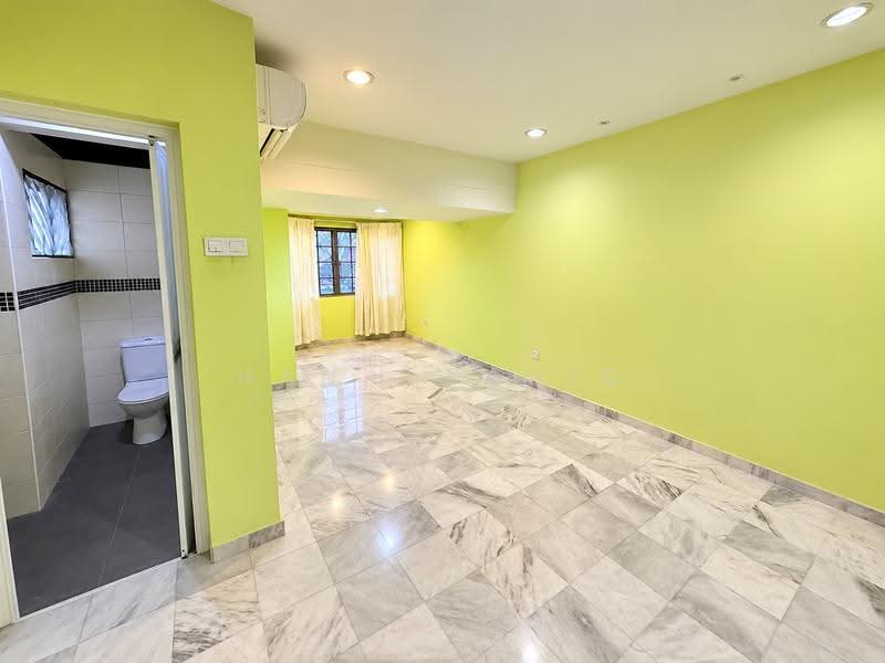 2-storey Terraced House for Sale in Wangsa Melawati (Wangsa Maju) - Hana Wahid - Bathroom - PropertyGuru.com.my