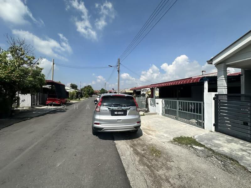 1-storey Terraced House for Sale in Taman Pinji Perdana (Lahat) - Mohamad Irwan - Exterior - PropertyGuru.com.my