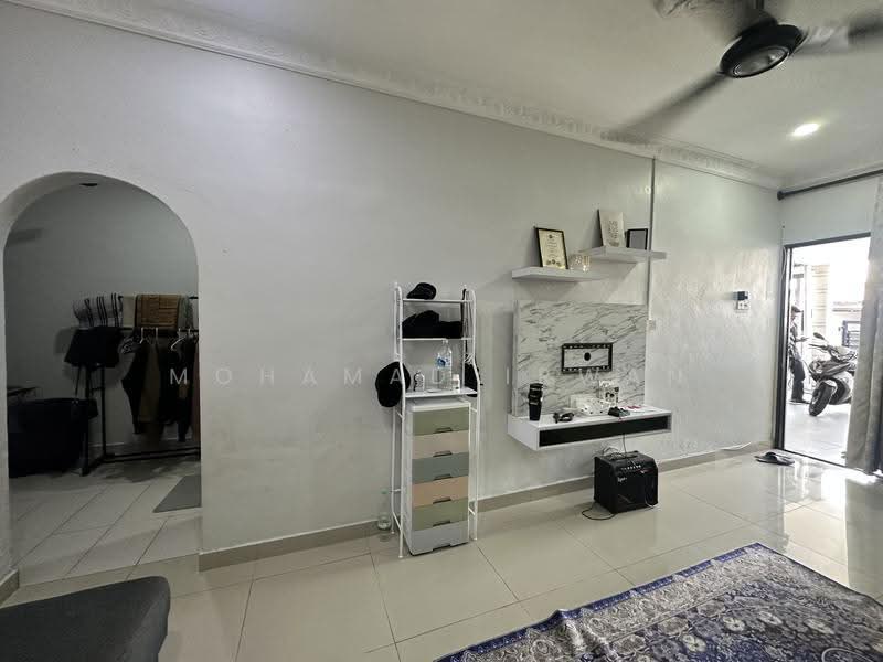 1-storey Terraced House for Sale in Taman Pinji Perdana (Lahat) - Mohamad Irwan - Living Room - PropertyGuru.com.my