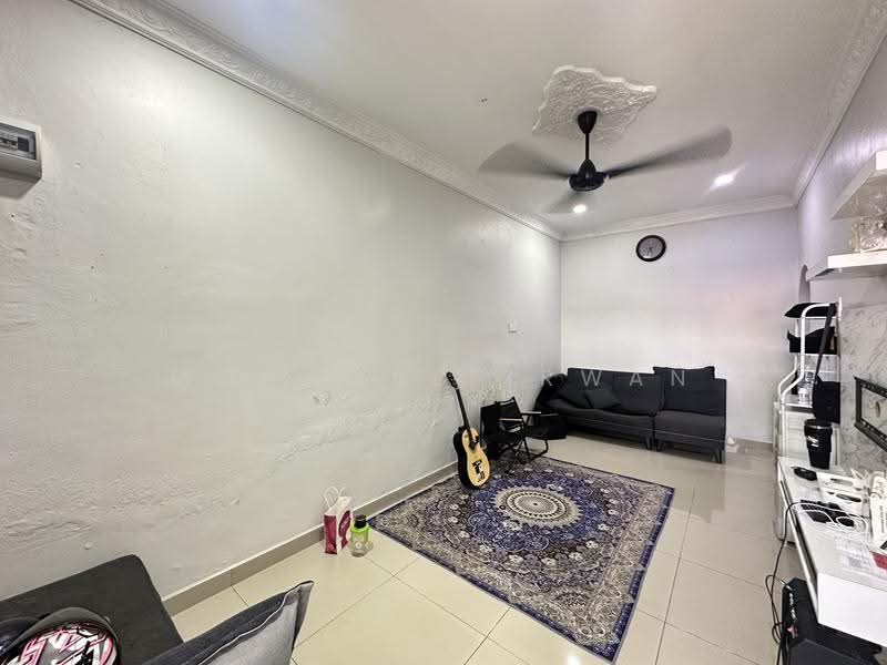 1-storey Terraced House for Sale in Taman Pinji Perdana (Lahat) - Mohamad Irwan - Living Room - PropertyGuru.com.my