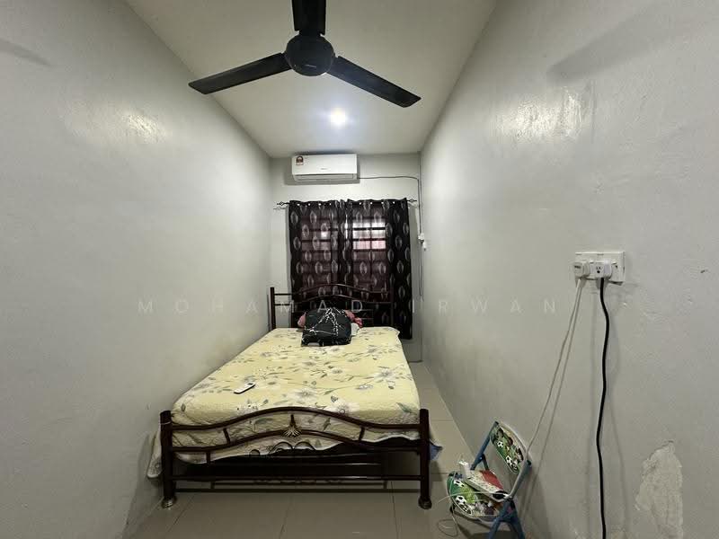 1-storey Terraced House for Sale in Taman Pinji Perdana (Lahat) - Mohamad Irwan - Bedroom - PropertyGuru.com.my