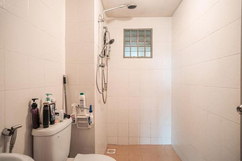 Pangsapuri untuk Dijual di Angsana Apartment - Danny Wong - Bathroom - PropertyGuru.com.my