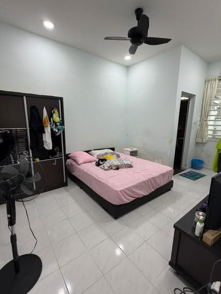1-storey Terraced House for Sale in Taman Senai Utama (Kulai) - Jason Sim - Bedroom - PropertyGuru.com.my