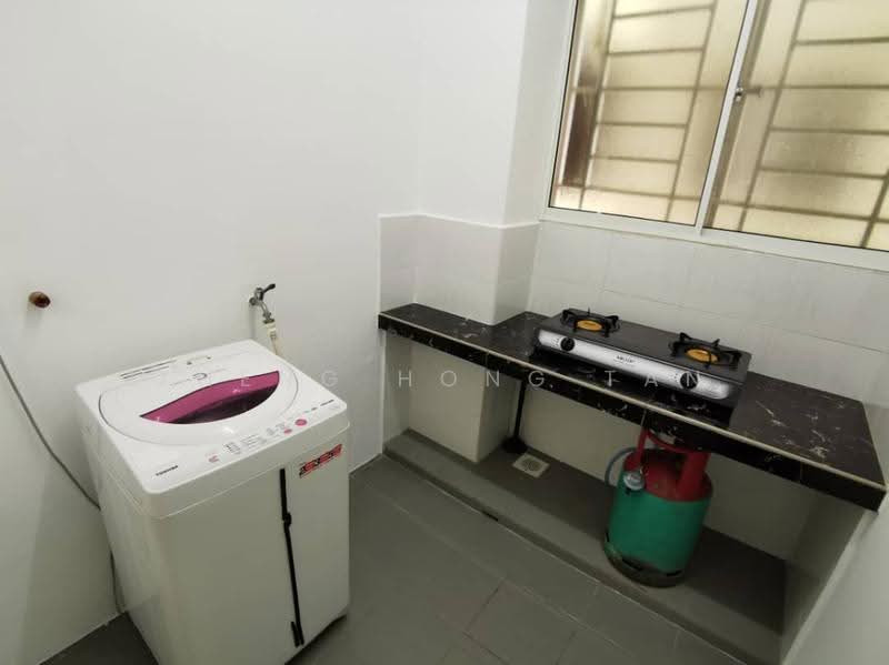 Condominium for Rent at Platinum Lake PV 16 - Zheng Hong Tan - Kitchen - PropertyGuru.com.my