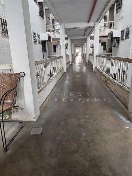 Pangsapuri untuk Dijual di Apartment Ros - Adhiran Karuppasami - Corridor - PropertyGuru.com.my
