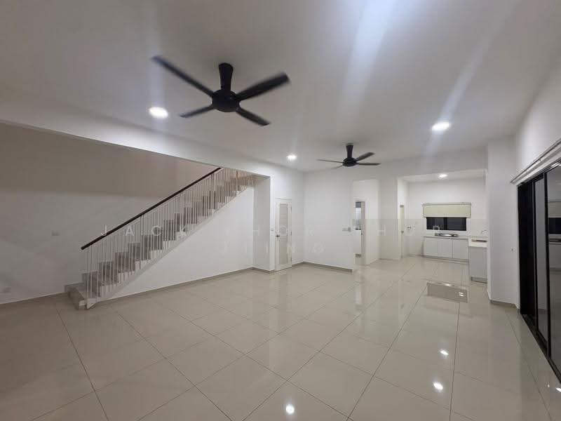 Rumah Teres 2-Tingkat untuk Disewa di Setia Alam (Selangor) - Jack Khor Phor Jiing - Living Room - PropertyGuru.com.my