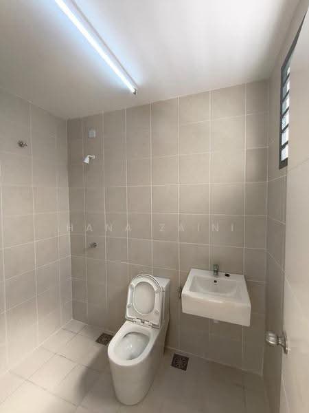 2-storey Terraced House for Rent in Seremban (Negeri Sembilan) - Hana Zaini - Bathroom - PropertyGuru.com.my