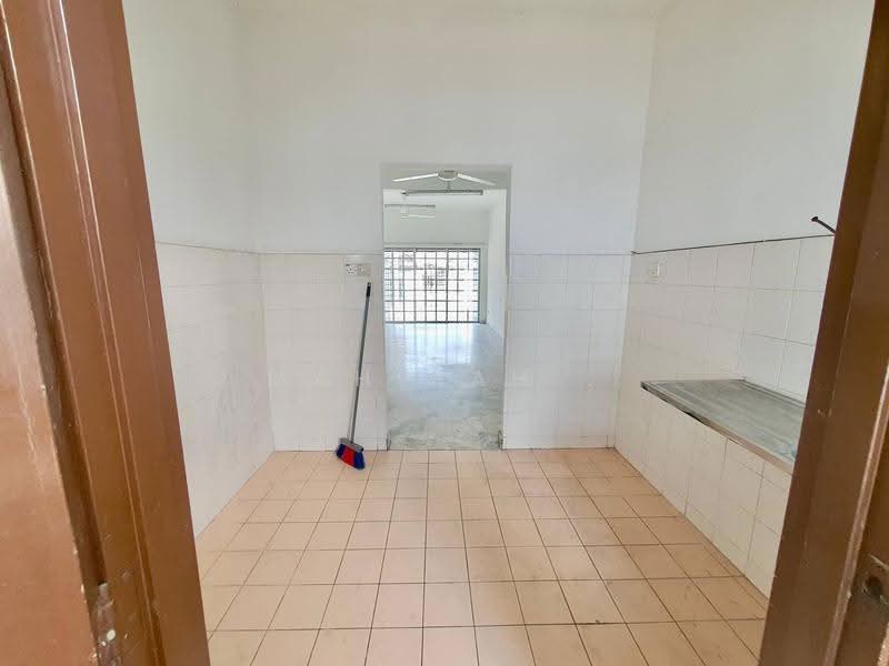 2-storey Terraced House for Sale in Taman Kajang Prima (Kajang) - Mahirah . - Kitchen - PropertyGuru.com.my