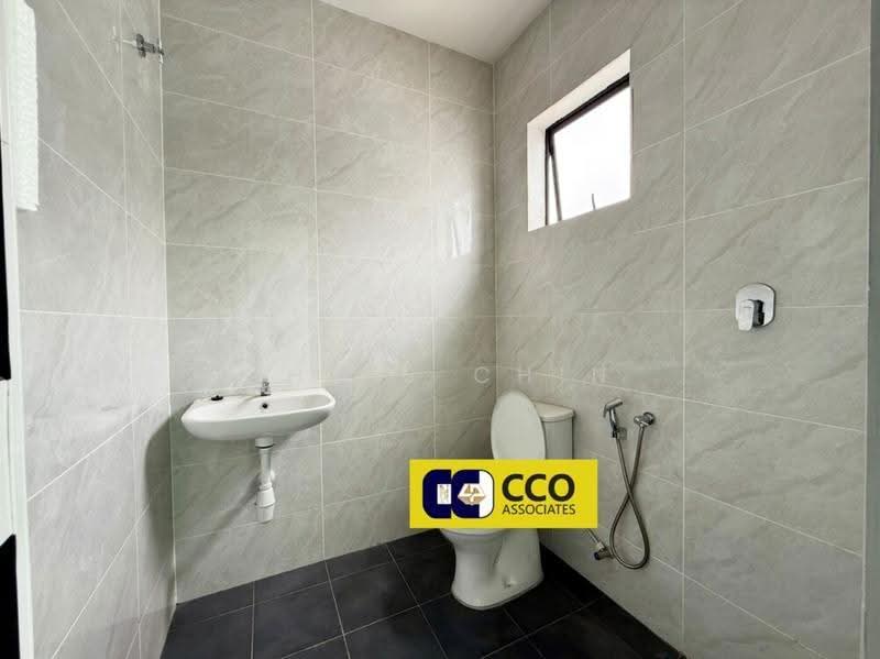 Rumah Teres 2-Tingkat untuk Dijual di Taman Pasir Emas (Lahat) - Chris Chin - Bathroom - PropertyGuru.com.my