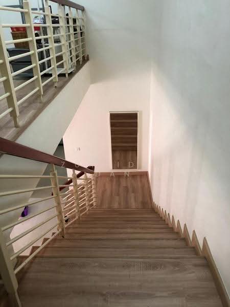 Rumah Berkembar untuk Dijual di Cheras (Selangor) - Zuraidah Dan - Stairs - PropertyGuru.com.my