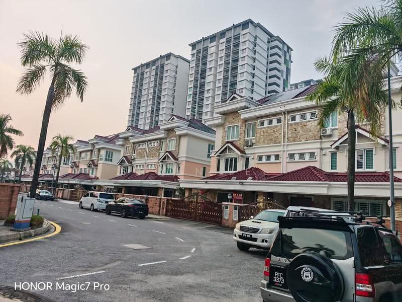 Rumah Berkembar untuk Dijual di Taman Naga Emas (Salak South) - Shaun Lee - Exterior - PropertyGuru.com.my