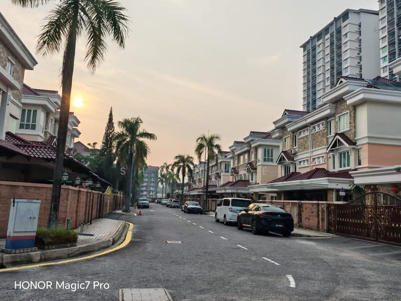Rumah Berkembar untuk Dijual di Taman Naga Emas (Salak South) - Shaun Lee - Exterior - PropertyGuru.com.my