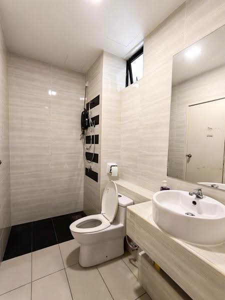 Service Residence for Sale at D'Summit Residences - Calvin Lee - Bathroom - PropertyGuru.com.my