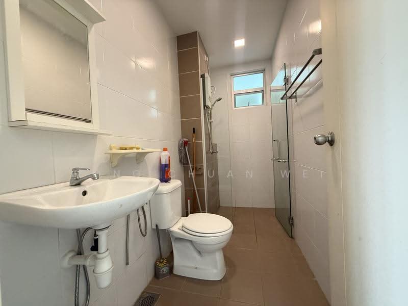 Condominium for Sale at Fairway Suites - Wong Chuan Wei - Bathroom - PropertyGuru.com.my