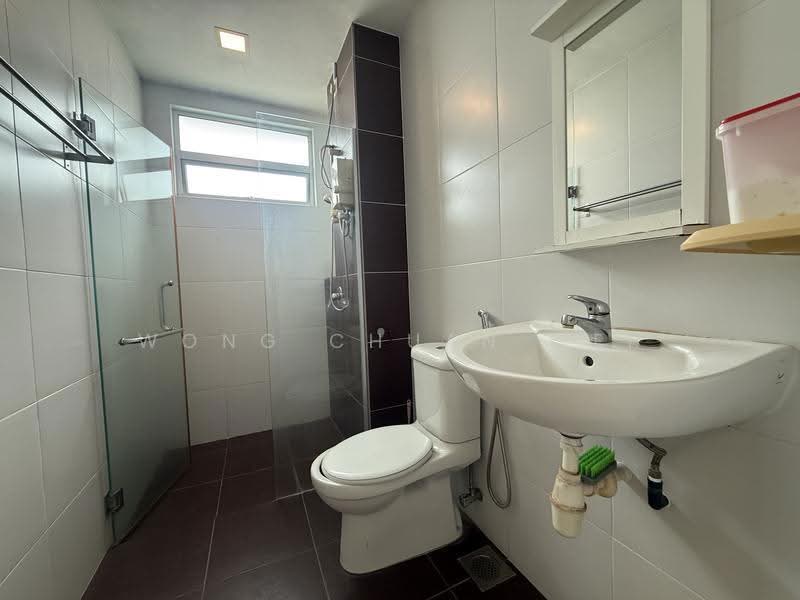 Condominium for Sale at Fairway Suites - Wong Chuan Wei - Bathroom - PropertyGuru.com.my