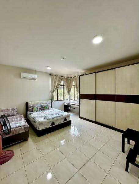 Cluster House for Sale in Taman Seri Austin (Tebrau) - Ms Tham - Bedroom - PropertyGuru.com.my