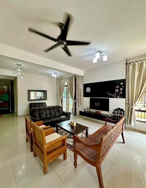 Cluster House for Sale in Taman Seri Austin (Tebrau) - Ms Tham - Living Room - PropertyGuru.com.my