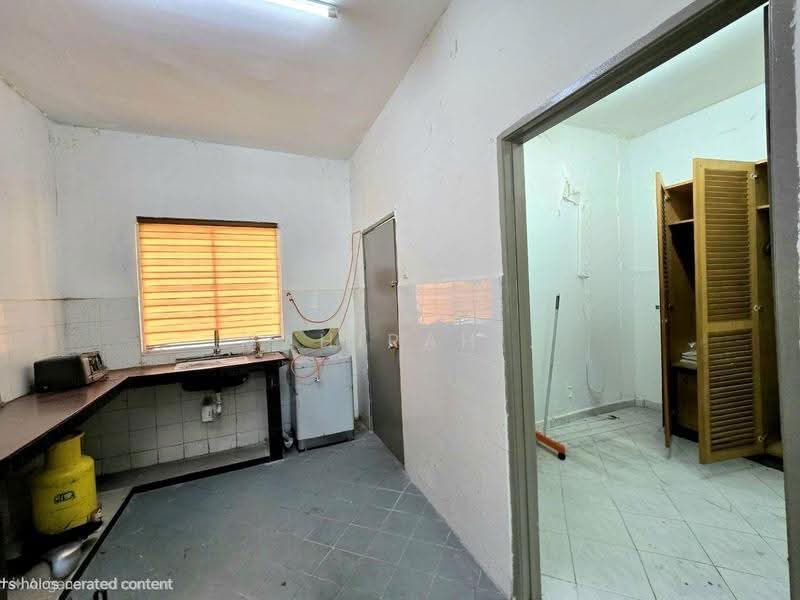 2-storey Terraced House for Sale in Bandar Rinching (Semenyih) - Mahirah . - Kitchen - PropertyGuru.com.my