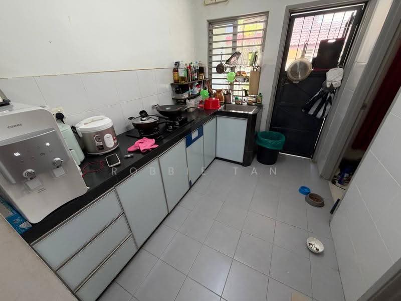 Rumah Teres 2-Tingkat untuk Dijual di Taman Nusa Idaman (Iskandar Puteri (Nusajaya)) - Robbie Tan - Kitchen - PropertyGuru.com.my