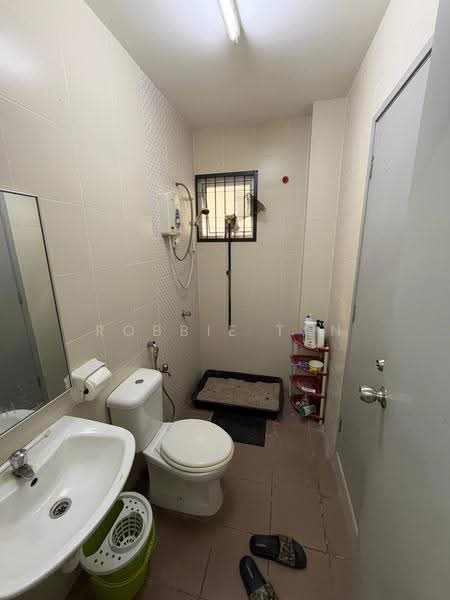 Rumah Teres 2-Tingkat untuk Dijual di Taman Nusa Idaman (Iskandar Puteri (Nusajaya)) - Robbie Tan - Bathroom - PropertyGuru.com.my