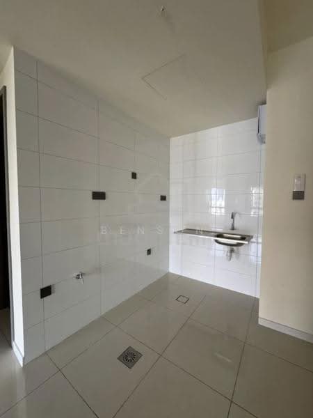 Kediaman Servis untuk Dijual di The Era @ Duta North - Benson Ng - Kitchen - PropertyGuru.com.my