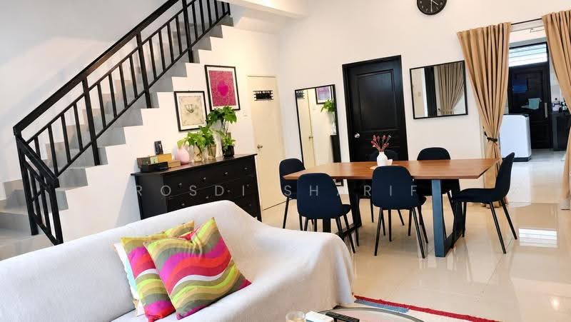 Terraced House for Sale in Sungai Buloh (Selangor) - Rosdi Sharif - Living Room - PropertyGuru.com.my