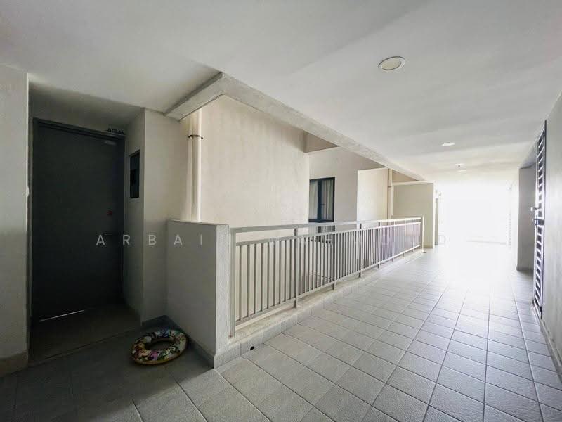 Kediaman Servis untuk Dijual di Ayuman Suites - Arbain Mahmood - Corridor - PropertyGuru.com.my