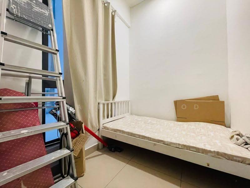Kediaman Servis untuk Dijual di Ayuman Suites - Arbain Mahmood - Bedroom - PropertyGuru.com.my