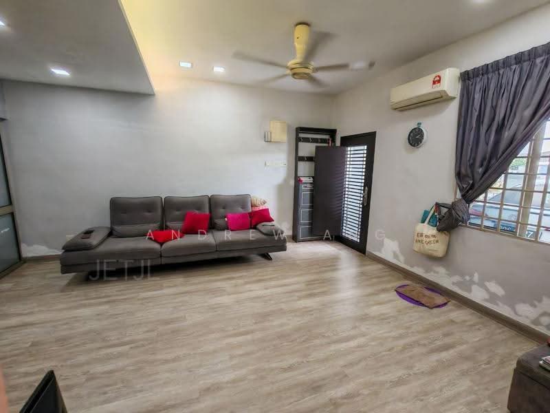 2-storey Terraced House for Sale in Taman Klang Utama (Kapar) - Andrew Ang - Living Room - PropertyGuru.com.my