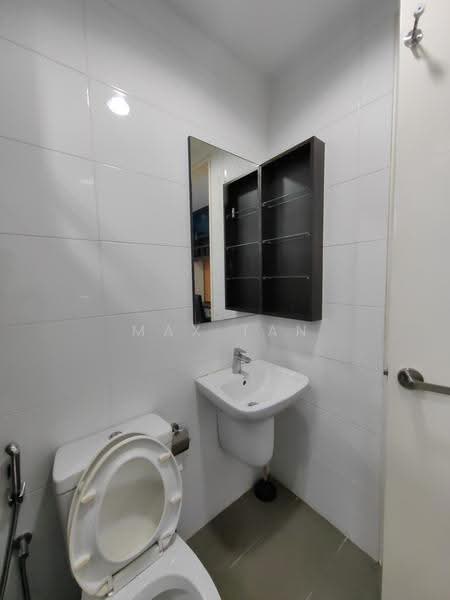 Kediaman Servis untuk Dijual di Tropicana Avenue - Max Tan - Bathroom - PropertyGuru.com.my