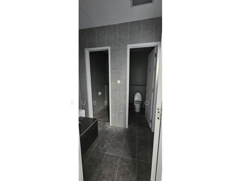 Kilang Berkembar untuk Disewa di Eco Business Park 2 Senai (Senai) - Ruby Teow - Bathroom - PropertyGuru.com.my