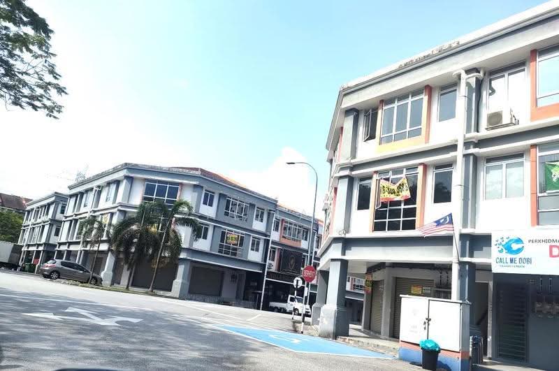 Shop for Rent in Sepang (Selangor) - HL Lau - Exterior - PropertyGuru.com.my