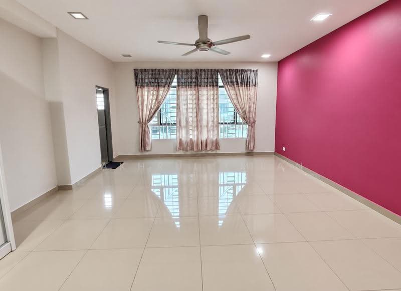 Rumah Teres 2-Tingkat untuk Dijual di Taman Bukit Jelutong (Mantin) - Fakhrul Imlan - Living Room - PropertyGuru.com.my