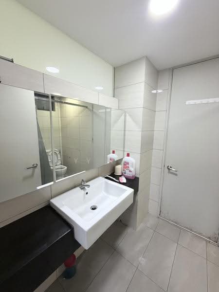 Kondominium untuk Disewa di The WaterEdge (Pinggiran Air) - YY Tey - Bathroom - PropertyGuru.com.my