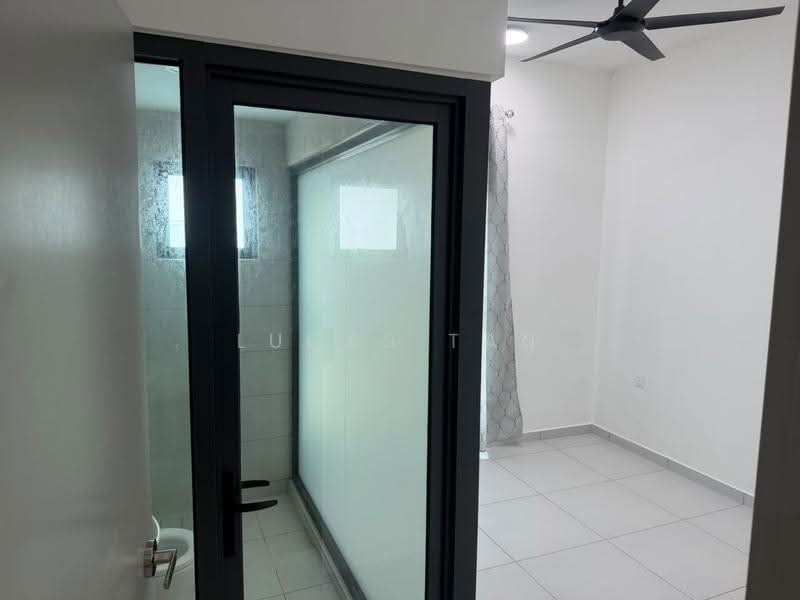 Kediaman Servis untuk Disewa di Sinaran @ Utropolis - Lucas Tan - Bathroom - PropertyGuru.com.my