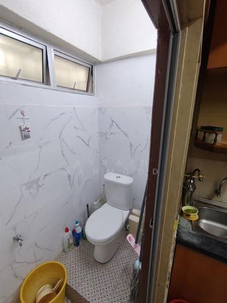 Apartment for Rent at Casmaria Apartment - Arbain Mahmood - Bathroom - PropertyGuru.com.my