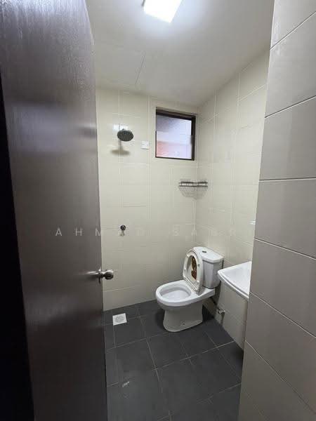 Pangsapuri untuk Disewa di Residensi Zamrud - Ahmad Sabri - Bathroom - PropertyGuru.com.my