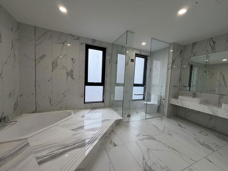 Bungalow House for Sale in Taman Tunku (Bukit Tunku (Kenny Hills)) - Sue . - Bathroom - PropertyGuru.com.my