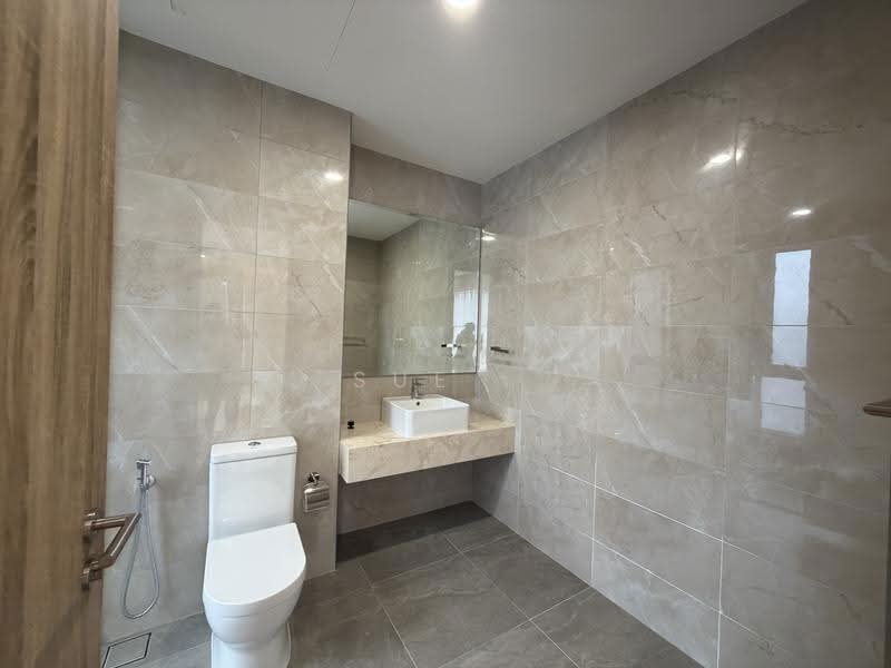Bungalow House for Sale in Taman Tunku (Bukit Tunku (Kenny Hills)) - Sue . - Bathroom - PropertyGuru.com.my