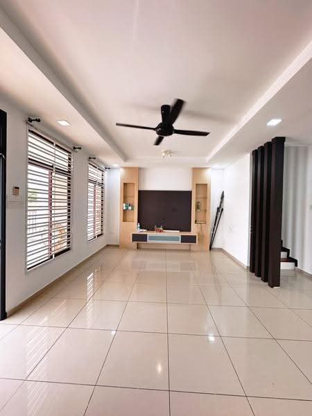 Rumah Teres 2-Tingkat untuk Disewa di Taman Mutiara Rini (Skudai) - William Loke - Living Room - PropertyGuru.com.my